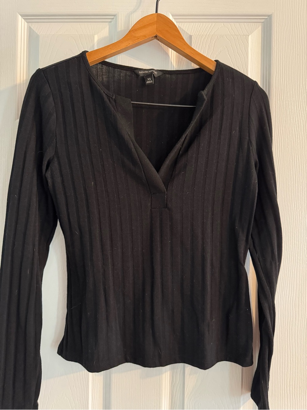 Banana Republic Black Ribbed Long-Sleeve V-Notch Top